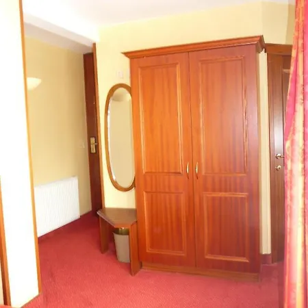 Logis Hamiot Hotel 3*
