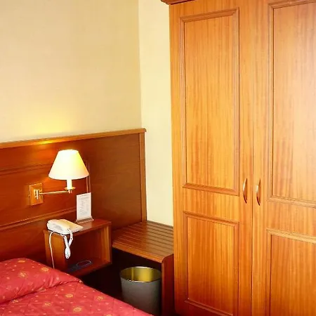 Hotel Logis Hamiot 3*