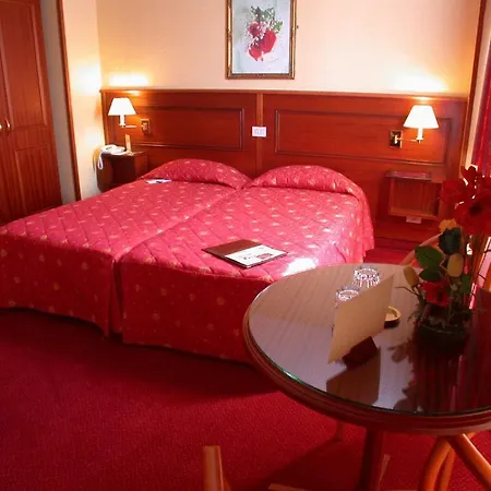 Logis Hamiot Hotel 3*
